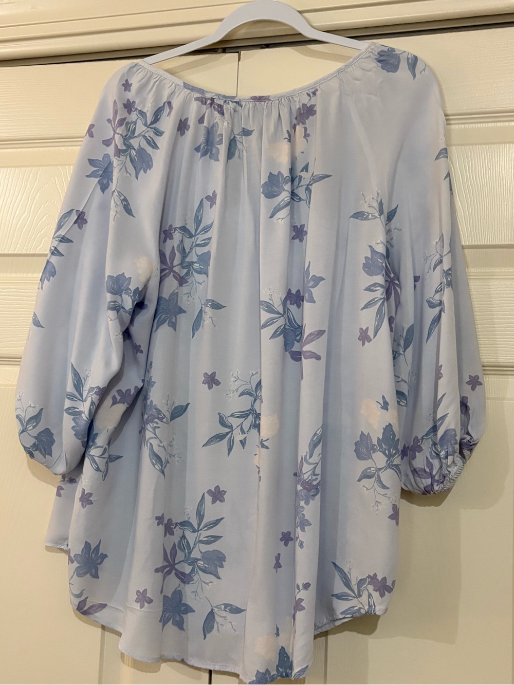 ❤️Gorgeous Como Blu Pale Blue Floral Tie-Neck Tunic - Picture 3 of 11